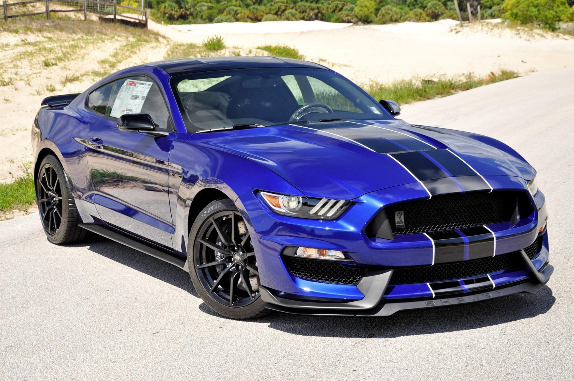 Форд мустанг джей ти. Ford Mustang Shelby gt350. Ford Mustang gt 350 2015. Форд Мустанг Шелби 2015. Мустанг Шелби gt 2015.